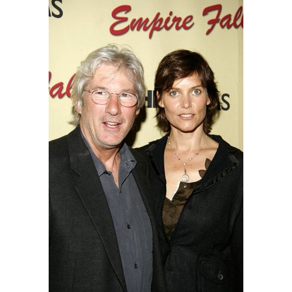 Richard Gere, Carey Lowell At Arrivals For Empire Falls Hbo Premiere, Metropolitan Museum Of Art, New York, Ny, May 09, 2005. Photo By Fernando LeonEverett Collection Celebrity (16 x 20)