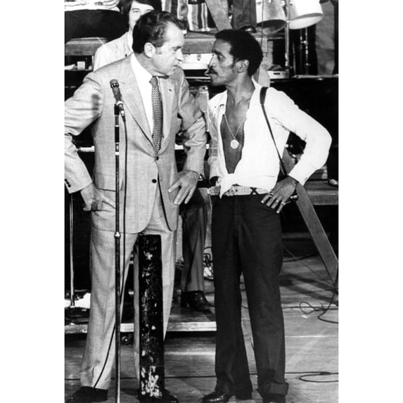 Richard Nixon And Sammy Davis History (18 x 24)