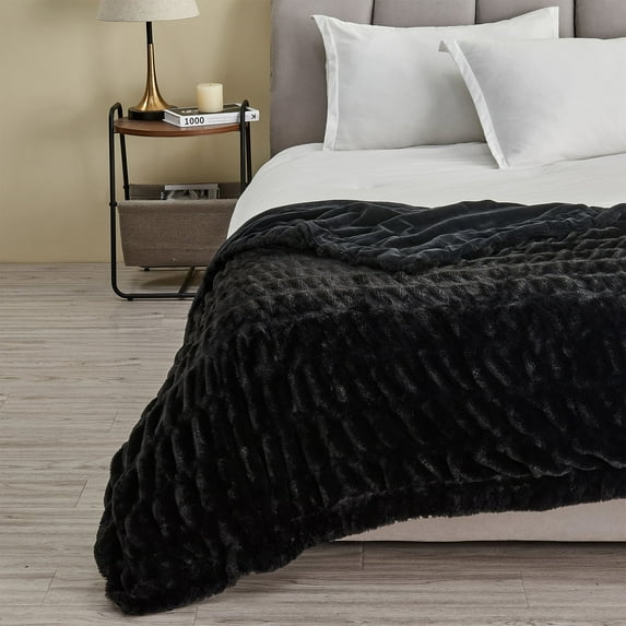 Ridge & Cove Faux Fur Reversible Throw Blanket (Black, 50" x 60")