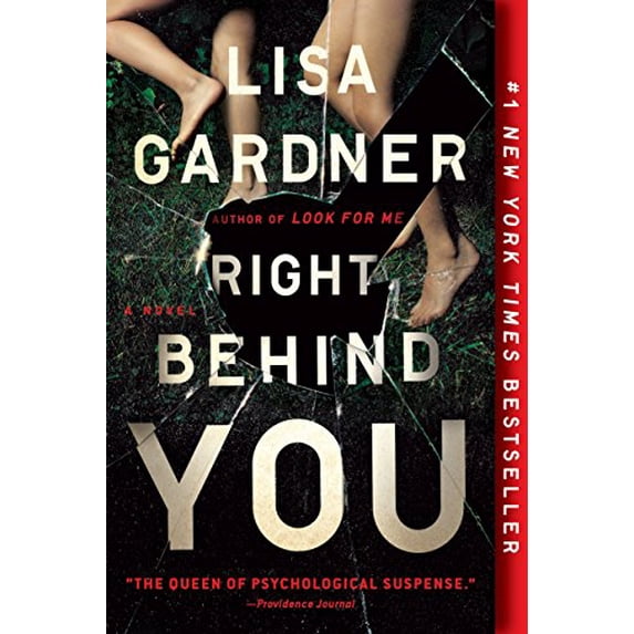 Pre-Owned Right Behind You (Paperback) 1524742813 9781524742812