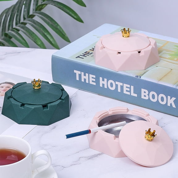 Riguas Ash Holder Nordic Style Windproof Heat Resistant Two Size Bayonets Stainless Steel Liner Crown Top Ashtray Ornament for Bar