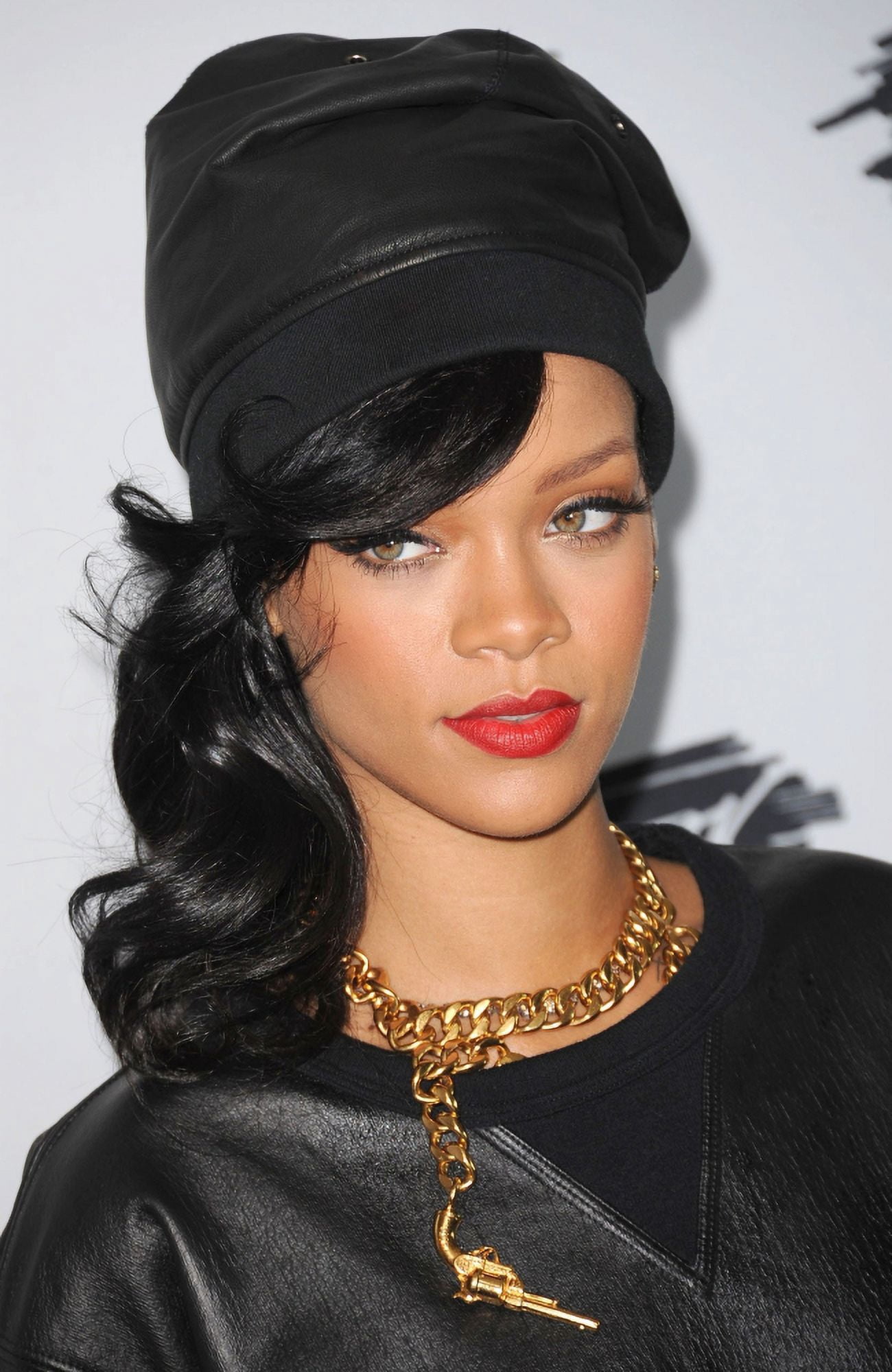 Rihanna At A Public Appearance For Rihanna Hosts Q&A Meet And Greet To Promote New Album Unapologetic Canvas Art - (16 x 20)