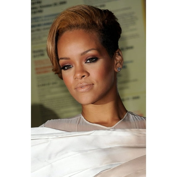 Rihanna At Arrivals For Glamour Women Of The Year Awards Carnegie Hall New York Ny November 9 2009. Photo By Kristin