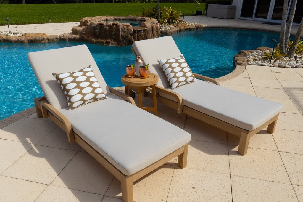 Rimini 3-Piece Acacia Wood Outdoor Patio Furniture Chaise Lounge Set w/2 Chaise Lounges and Side Table