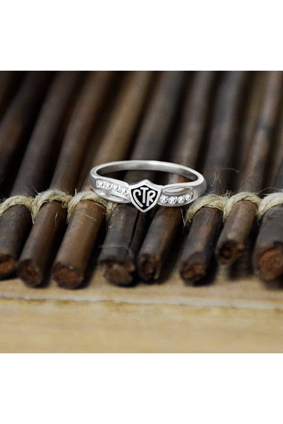 Ringmasters Bow with Classic Shield Sterling Silver Choose the Right CTR Ring Size 7