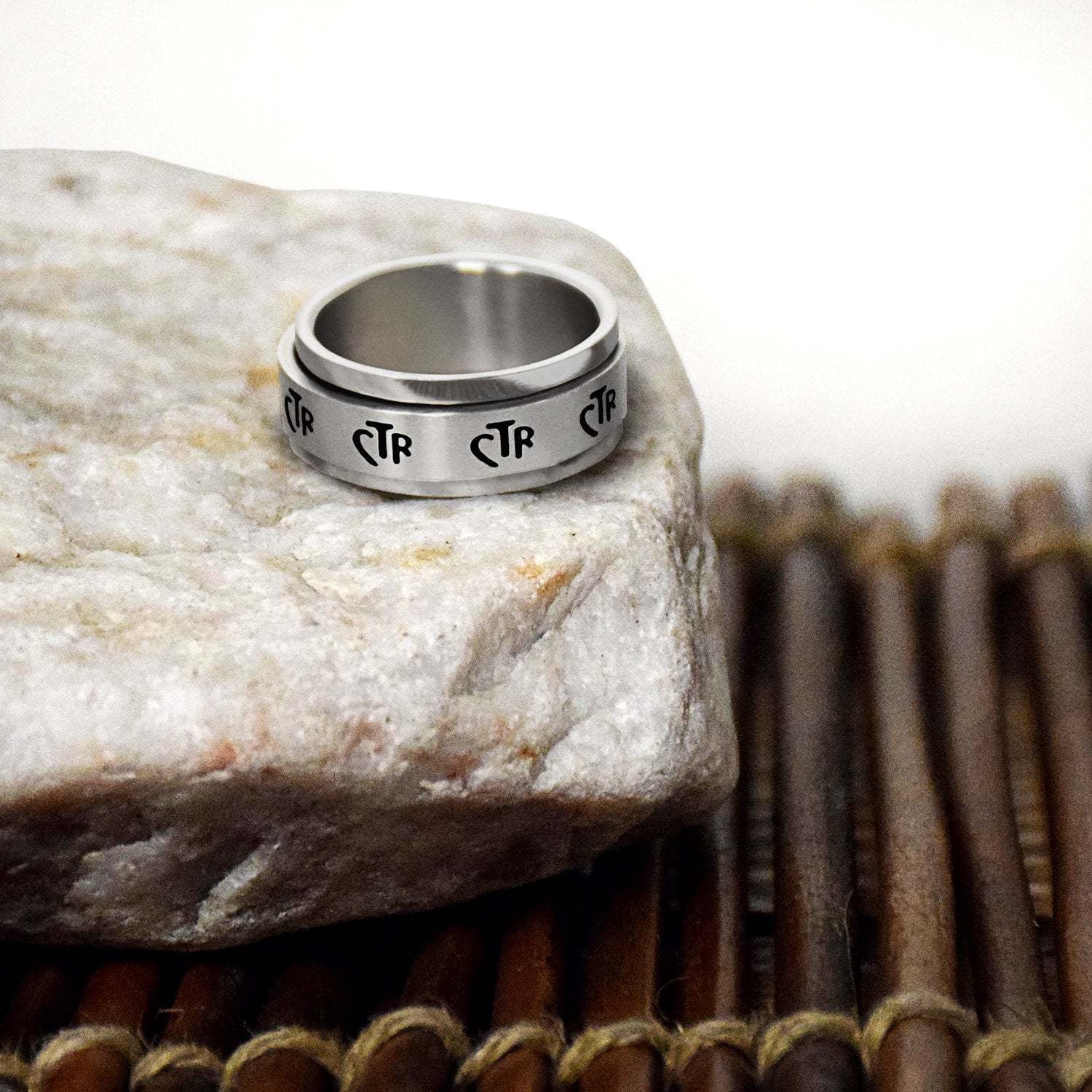 LIFEBEATS GIFTS Ringmasters Wide Spinner Stainless Steel Choose the Right CTR Ring Size 10.5