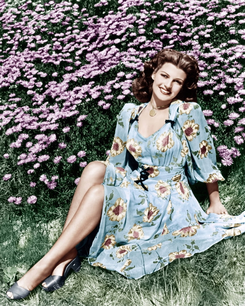 Rita Hayworth Canvas Art - (16 x 20)