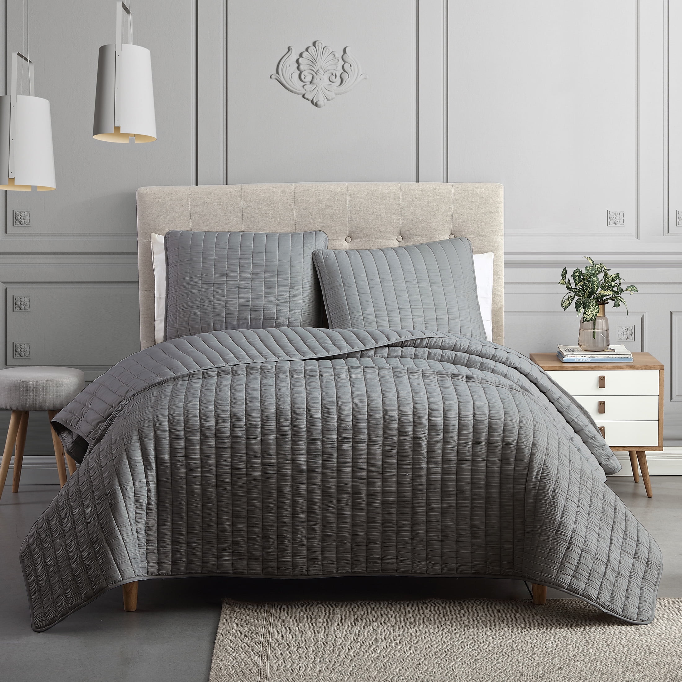 Moonstone Dark Gray Reversible Full Quilt Set with Shams