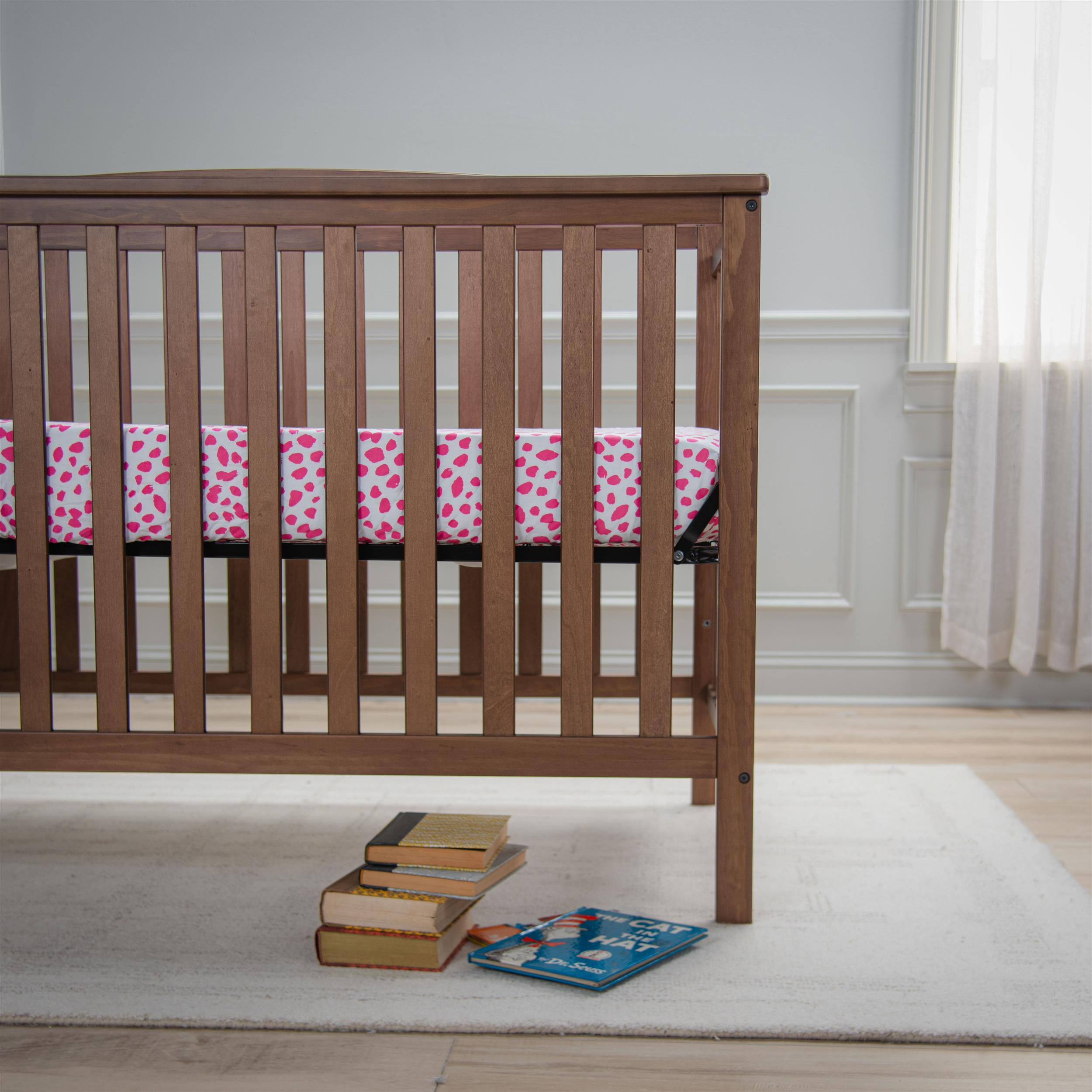 Rizzy Home 28" X 52" White/Pink Dots Cotton Cribsheet