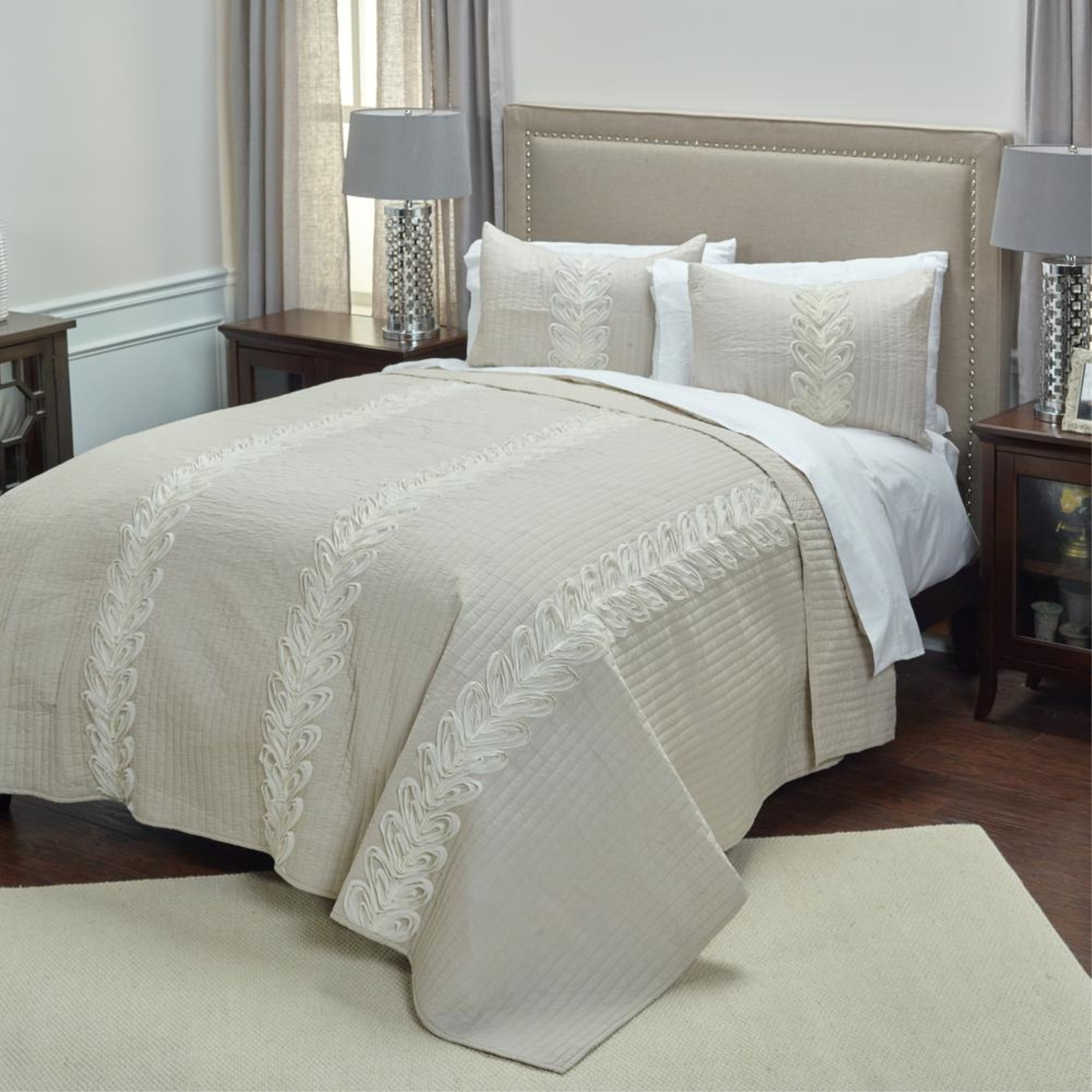 Adela Blush Queen-Sized Floral Cotton Quilt