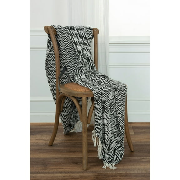 Rizzy Home  Boho Geometric Throw Blanket Black/Natural
