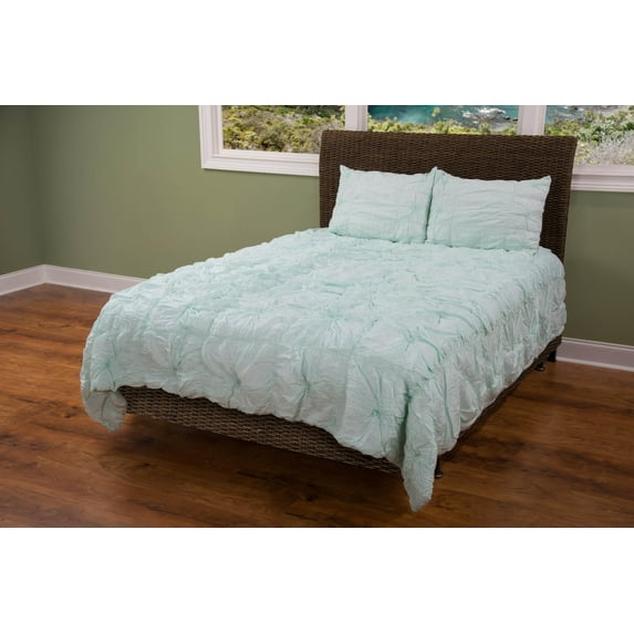 Rizzy Home 90" x 92" Comforter