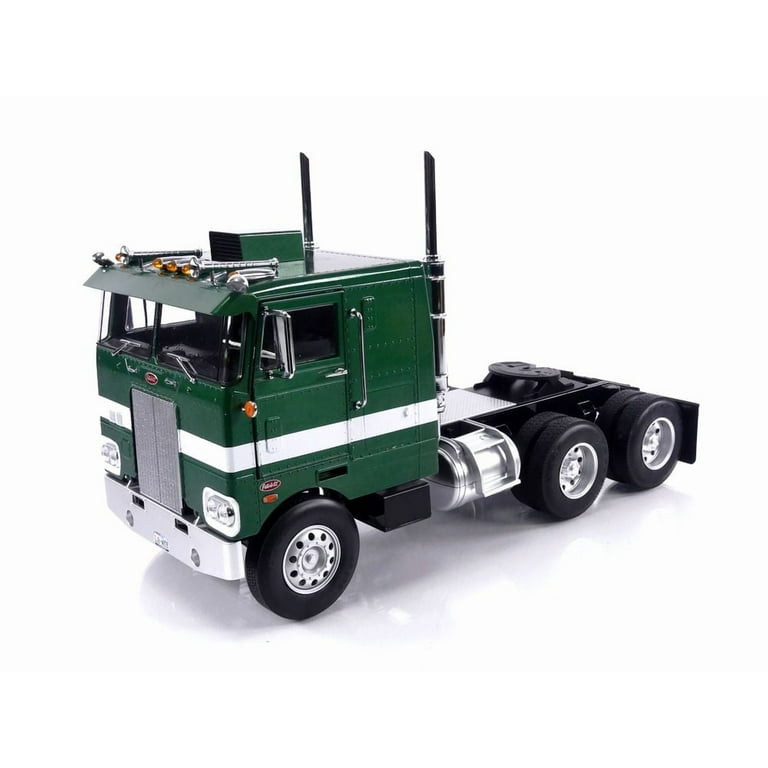 Road Kings 1977 Peterbilt 352 Pacemaker Semi Green and White