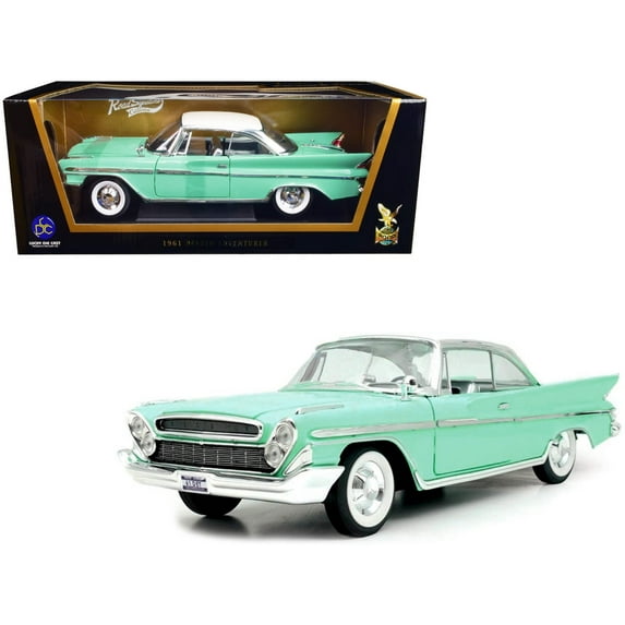 Road Signature 92738grn 1961 DeSoto Adventurer 1-18 Diecast Model Car, Light Green & White