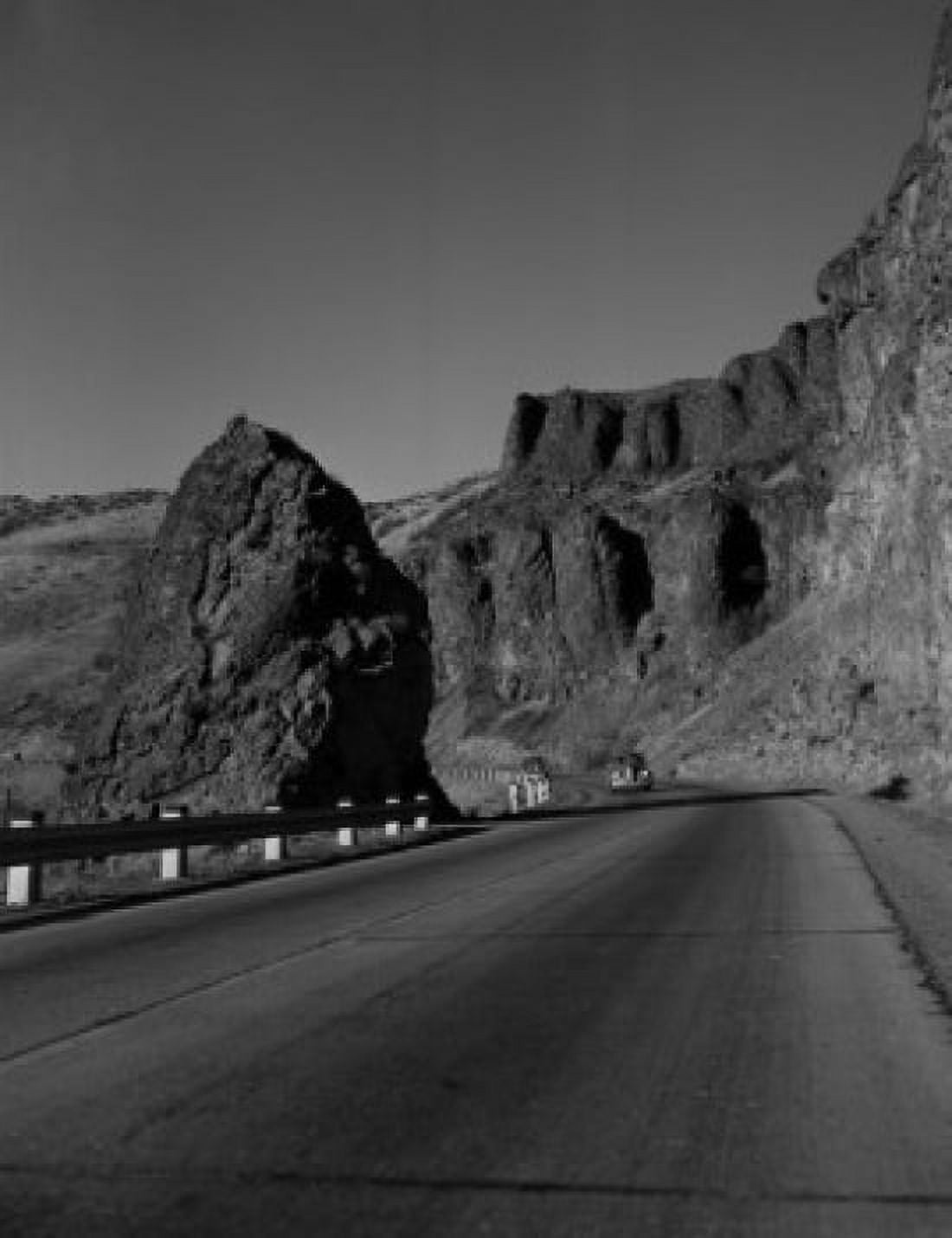 Road in canyon Canvas Art - (24 x 36)