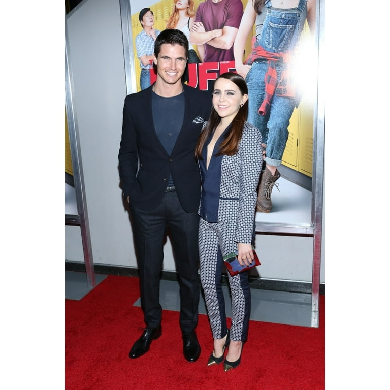 Robbie Amell And Mae Whitman At Arrivals For The Duff Premiere Amc