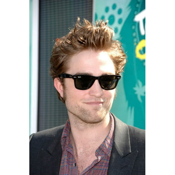 Robert Pattinson At Arrivals For Teen Choice Awards Gibson Amphitheatre At Universal Citywalk Los Angeles Ca August