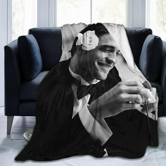 Robert Pattinson Blanket Bedding Fleece Blanket Soft Throw Blankets Lightweight Anti-Static Blanket - 3 Sizes