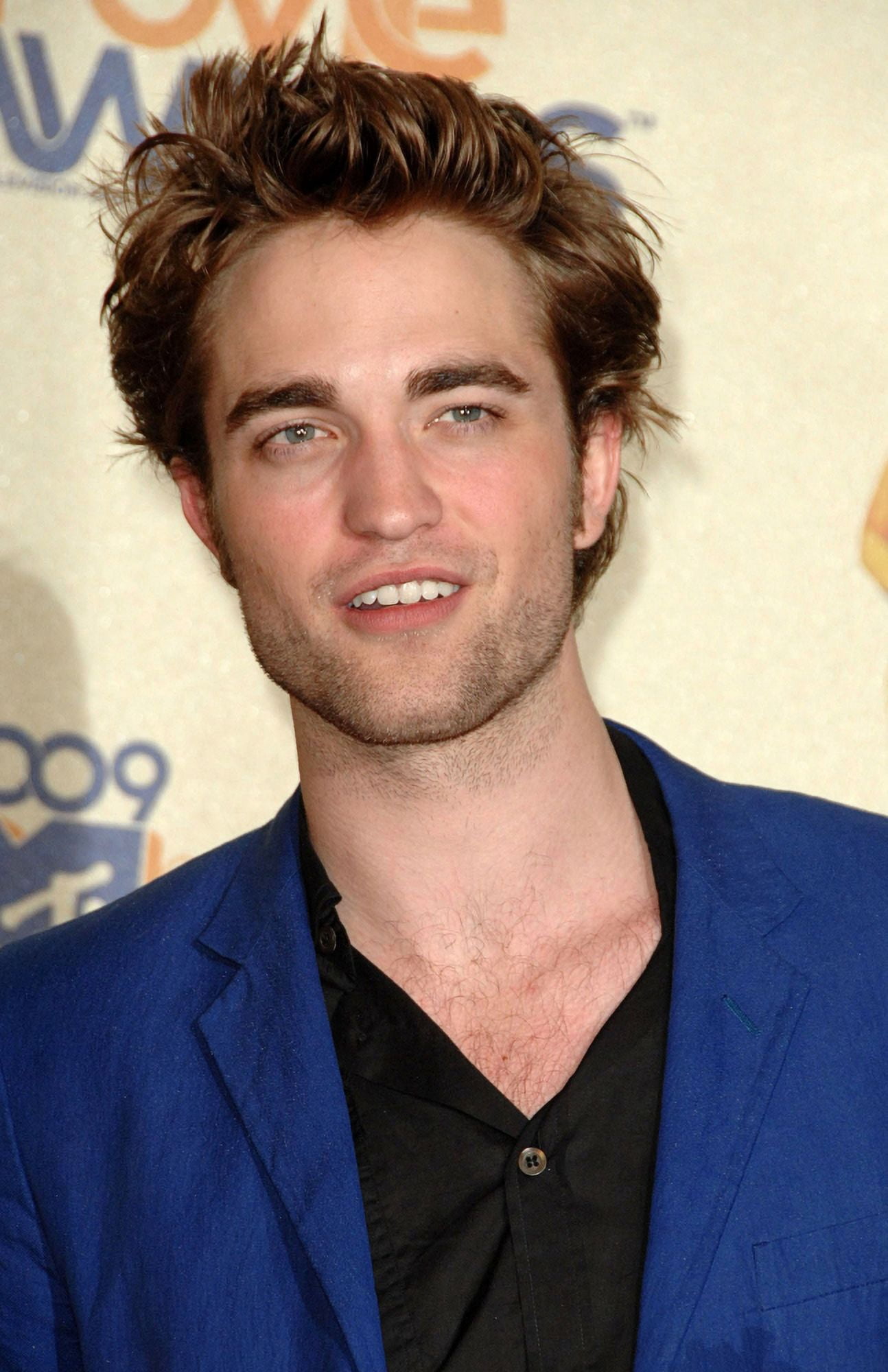 Robert Pattinson In The Press Room For 2009 Mtv Movie Awards - Press Room Canvas Art - (16 x 20)