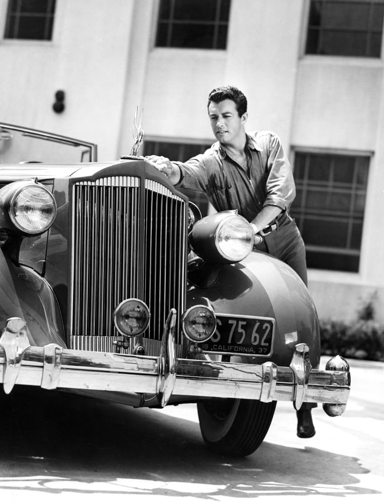 Robert Taylor And His Packard Canvas Art - (16 x 20)