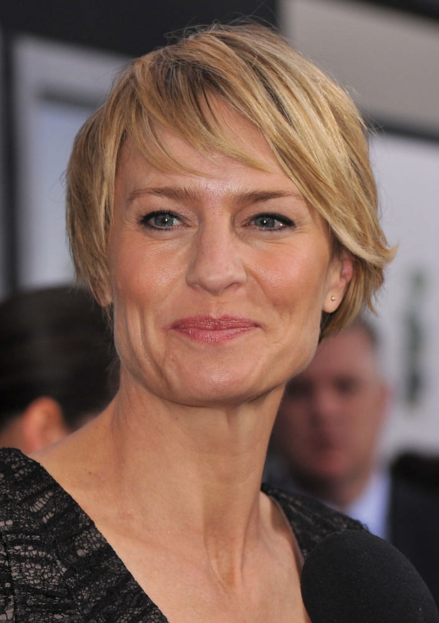 Robin Wright At Arrivals For The Girl With The Dragon Tattoo Premiere Canvas Art - (16 x 20)