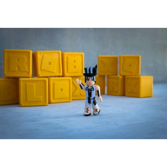 Roblox Celebrity Collection  Series 1 Mystery Figure [Includes 1 Figure + Exclusive Virtual Item]