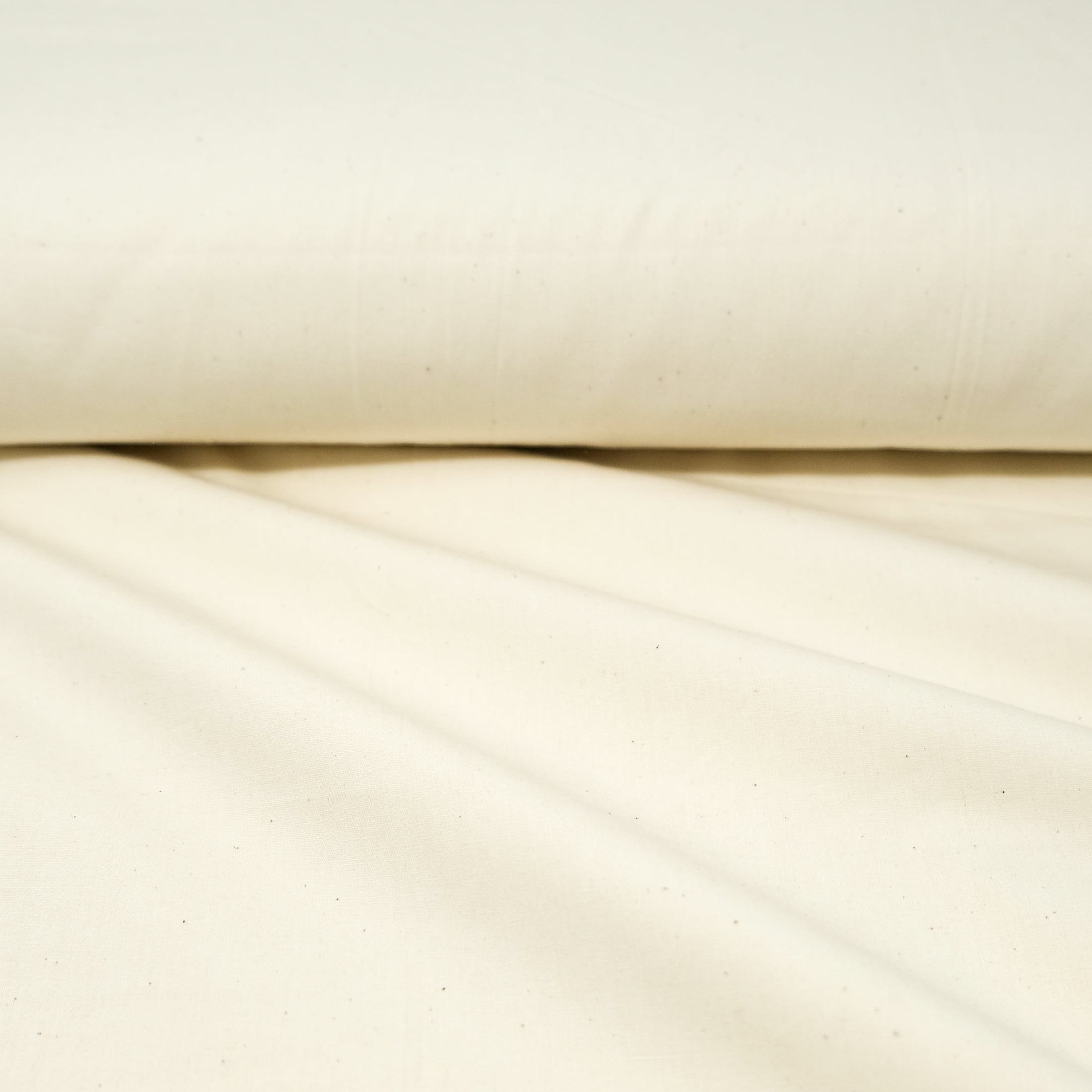 Roc-Lon 107/108” Unbleached Ava-Lon 200 Count Permanent Press - 5 Yard Cut
