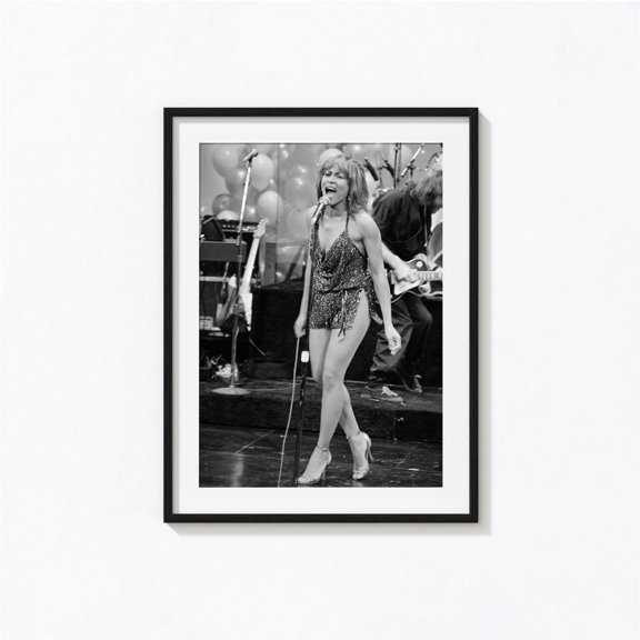 Rock and Soul Queen Concert Performance Black and White Vintage Photography Wall Art Version Gamma, Unframed Poster