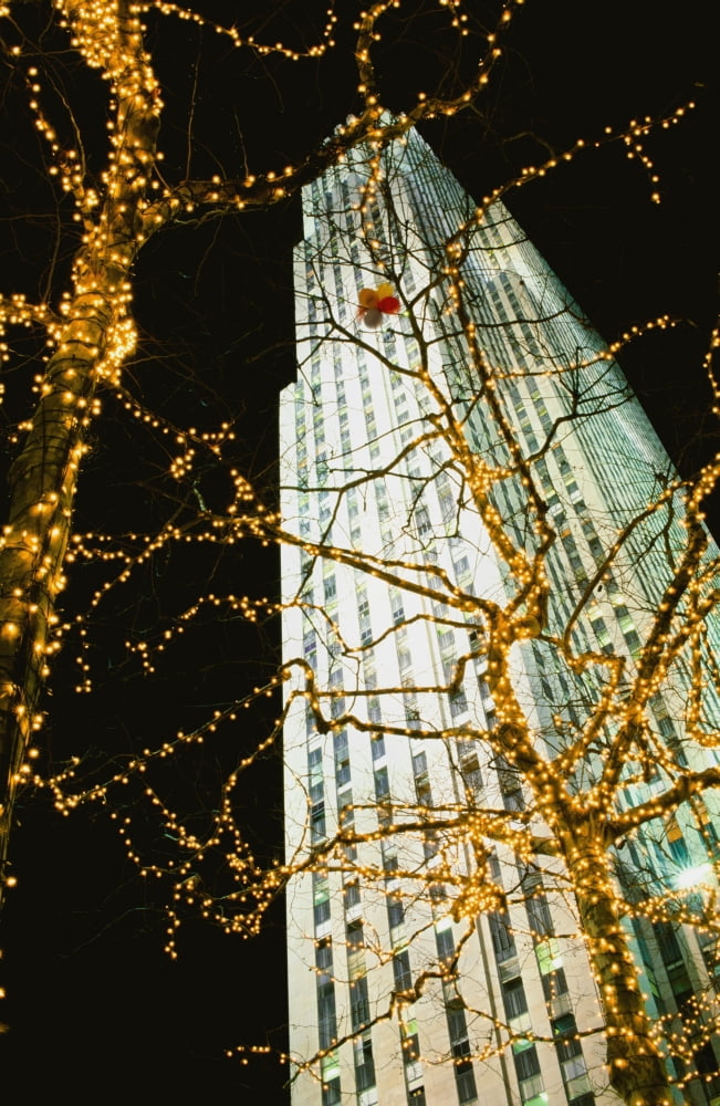 Rockefeller Centre At Night Canvas Art - Conor Caffrey Design Pics (24 x 38)