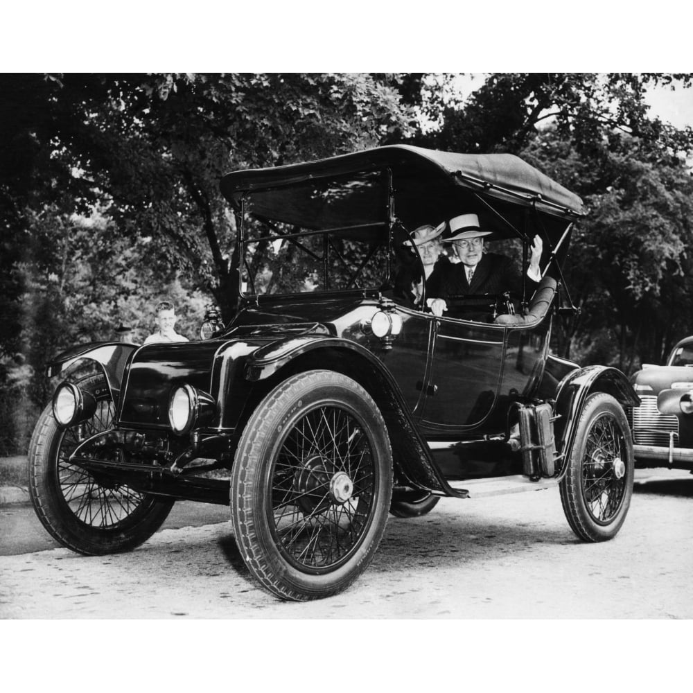 Rockefeller Family. From Left Abby Aldrich Rockefeller And Husband John ...