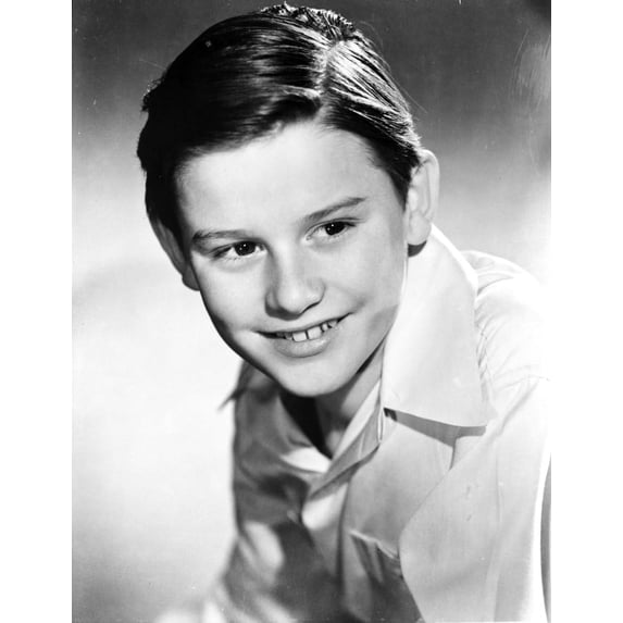 Roddy Macdowell Photo Print (24 x 30)