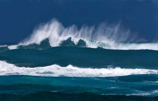 Rolling Waves Canvas Art - Dennis Frates (12 x 18)