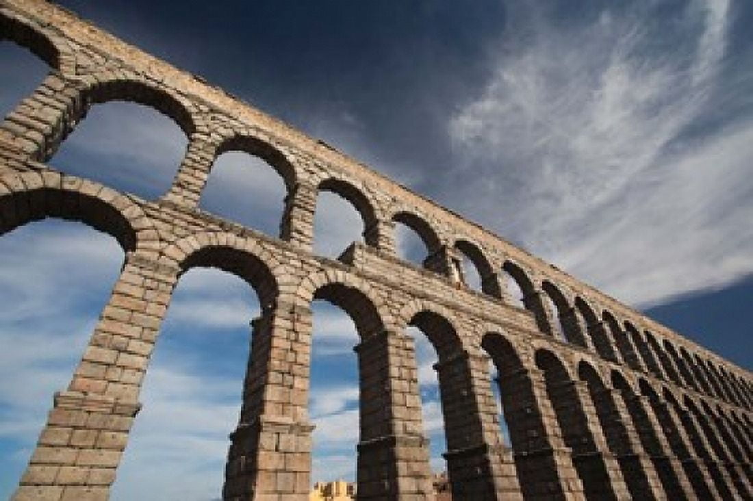 Roman Aqueduct Segovia Spain Canvas Art - Walter Bibikow DanitaDelimont (38 x 25)