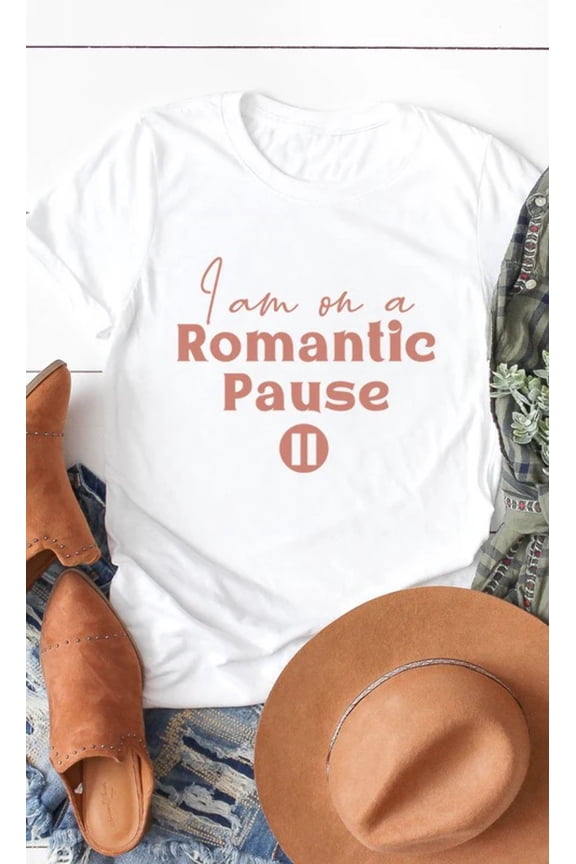 Romantic Pause Graphic Tee T-Shirt PLUS