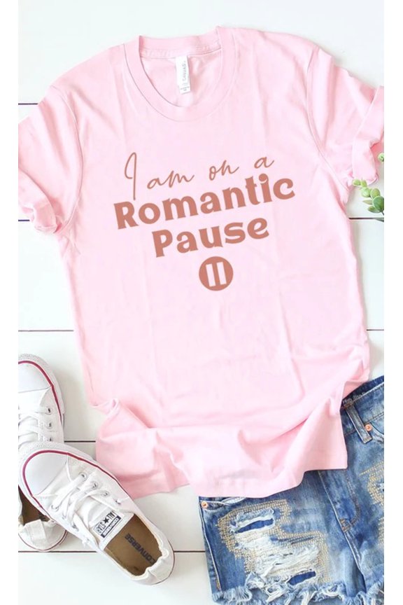 Romantic Pause Graphic Tee T-Shirt PLUS