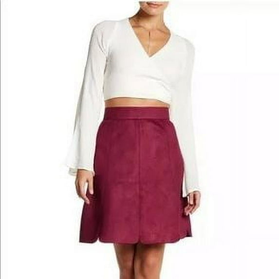 Romeo & Juliet BERRY Women's Faux Suede Panels Scalloped-Hem Mini Skirt M