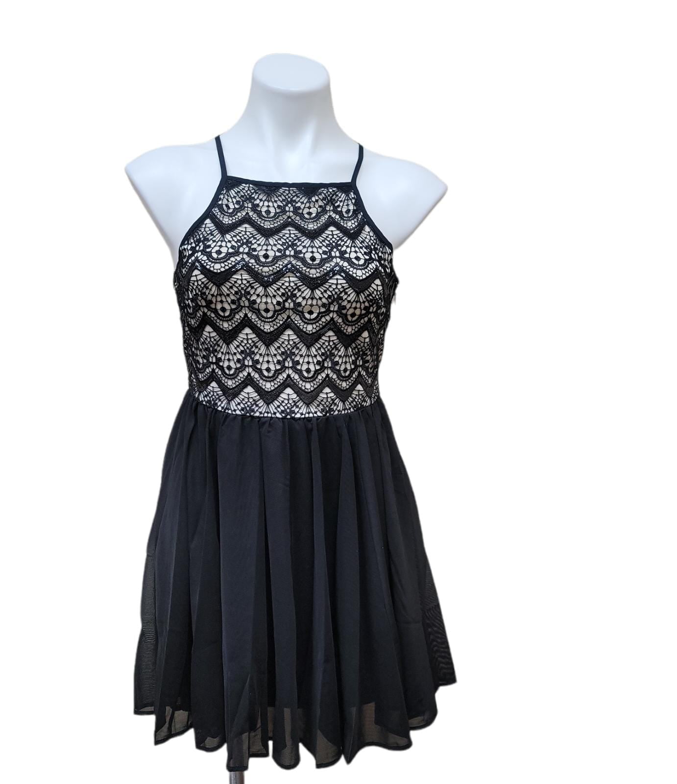 Romeo and Juliet Couture BLACK/WHITE Sequined Lace & Mesh Dress, US Small -  Walmart.com