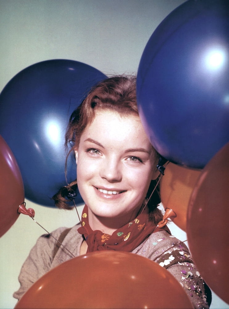 Romy Schneider Canvas Art - (16 x 20)