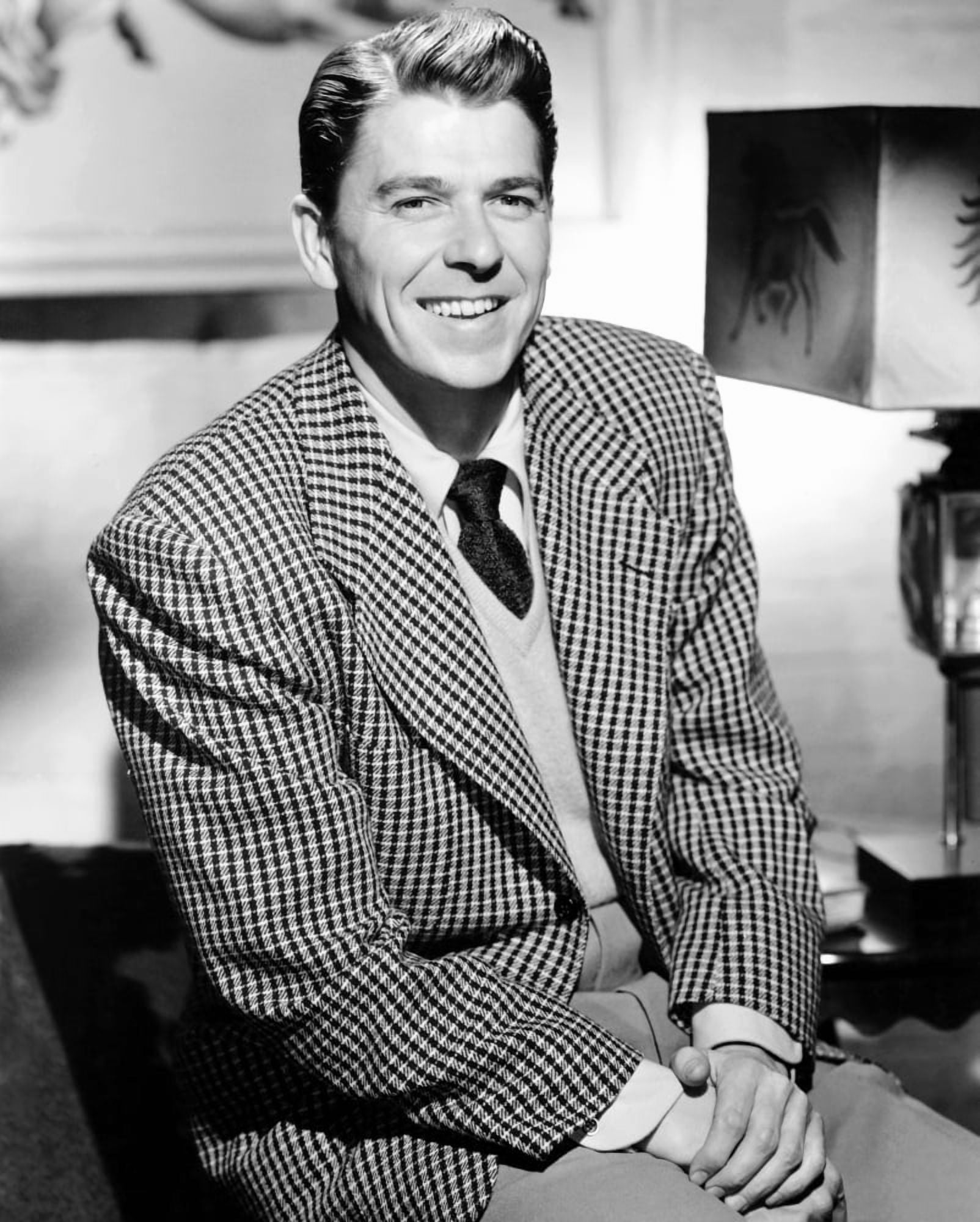 Ronald Reagan Canvas Art - (16 x 20)