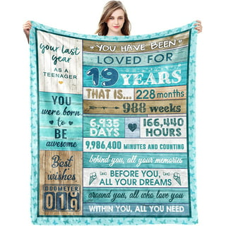 RooRuns 17 Year Old Girl Gift Ideas,to 17th Birthday Blanket 60”x50”,Gifts  for 17 Year Old Girl Boy,17 Year Old Boy Gift Ideas,17th Birthday Gifts for  Girls,Sweet 17 Blanket,17th Birthday Decorations 