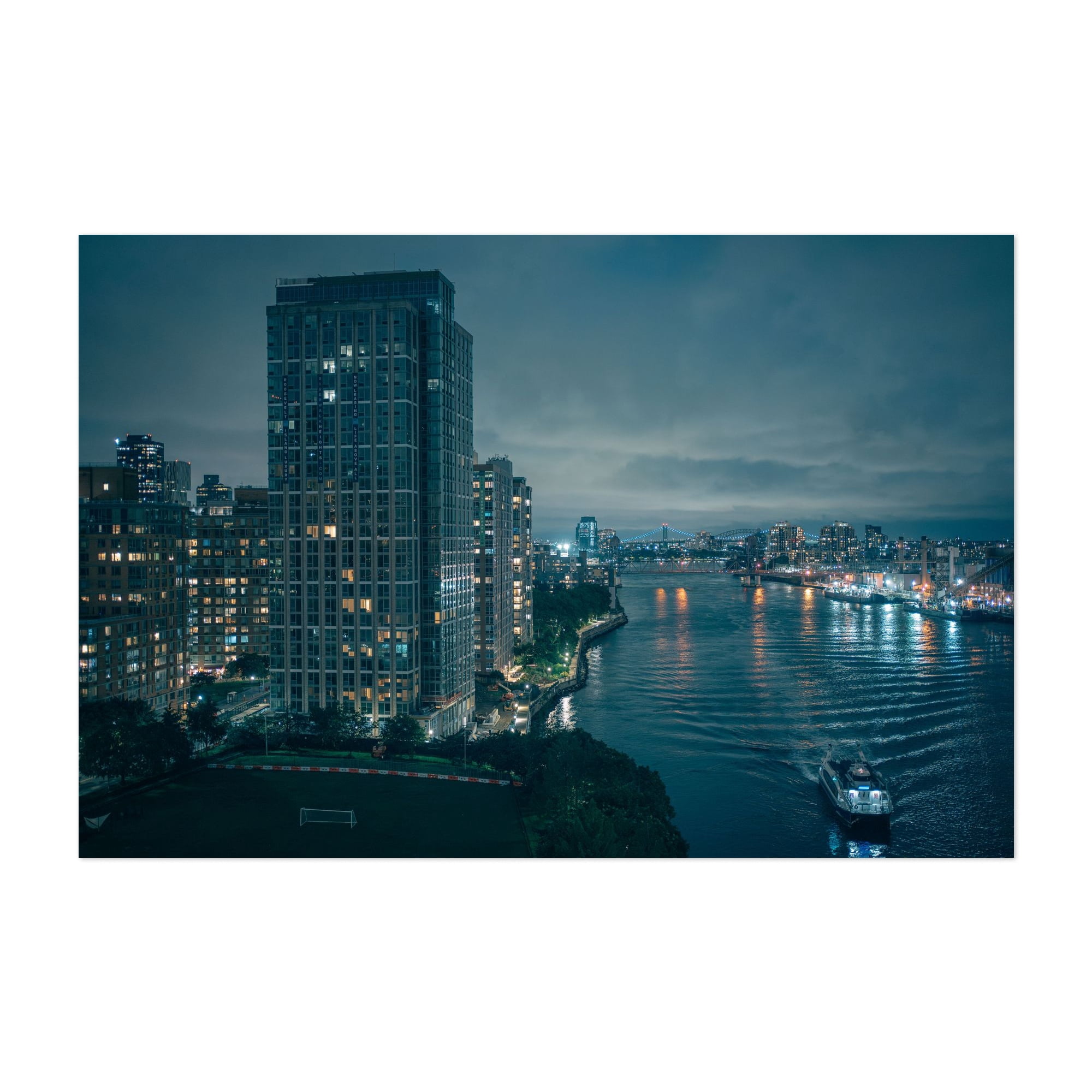 Roosevelt Island and the East River - Manhattan New York Photography ...