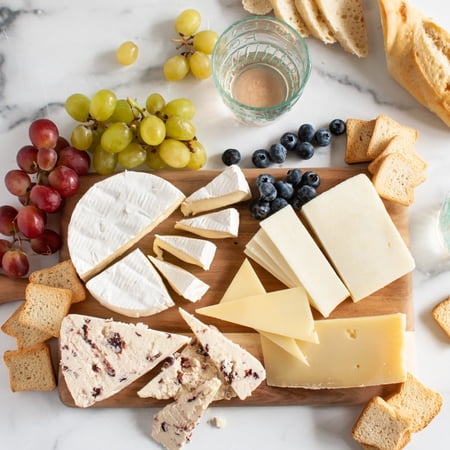 Rose Cheese Assortment in Gift Box (33.25 ounce)