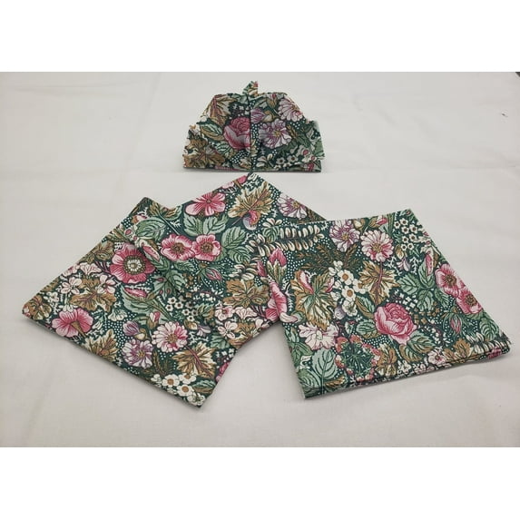 Rose Garden Cloth Napkins by Penny's Needful Things (Set of 8) (Green)
