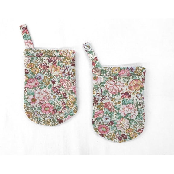 Rose Garden Oven Mitts (Set Of 2) by Penny's Needful Things (Cream)