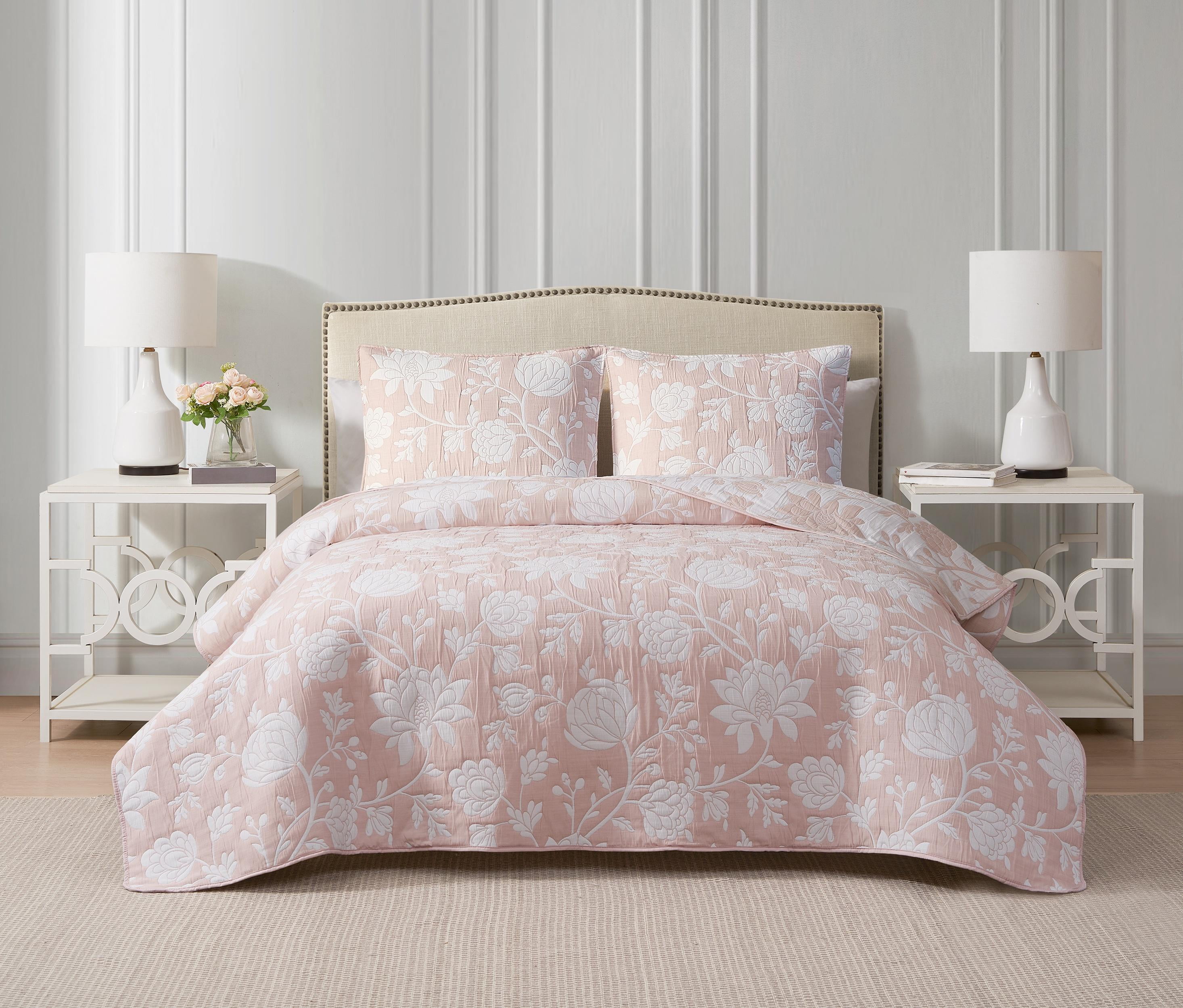 Rosewood Estate Pink 3-Piece Soft Woven Matelasse Jacquard Cotton Blend Quilt Set - King