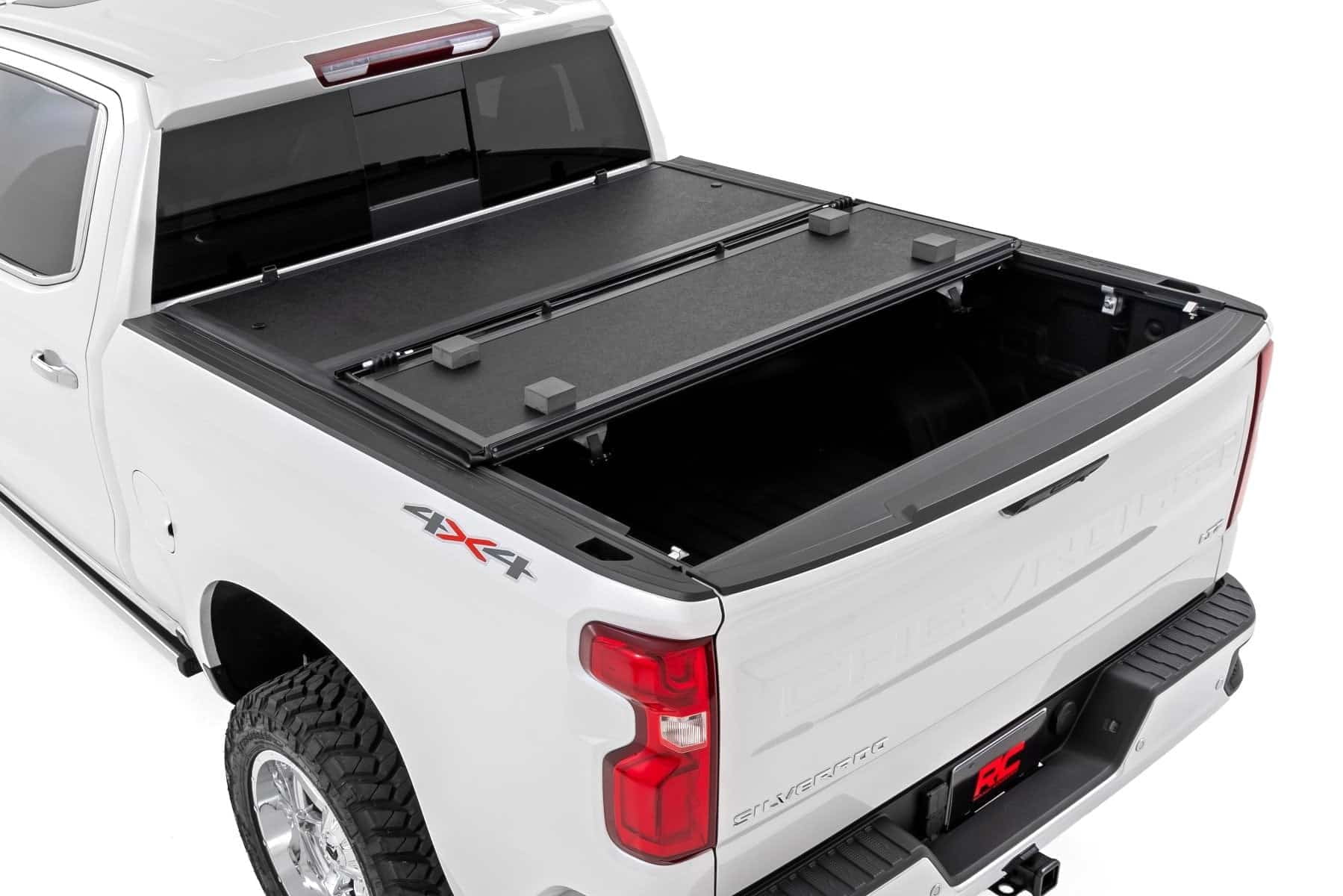 Rough Country Low Profile Bed Cover for 14-18 Chevy/GMC 1500 | 5'9"  - 47119551B