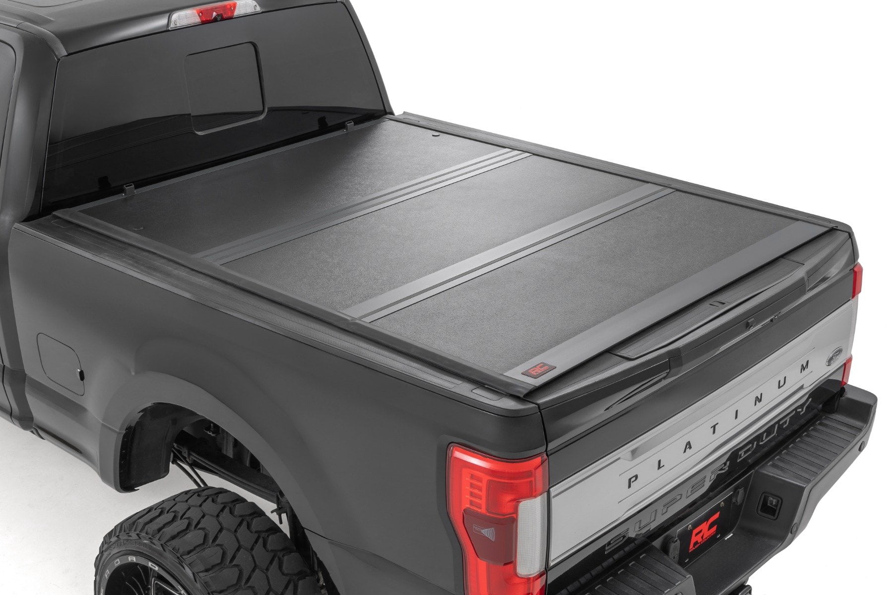 Rough Country Low Profile Bed Cover for 17-26 Ford Super Duty | 6'10"- 47220651B
