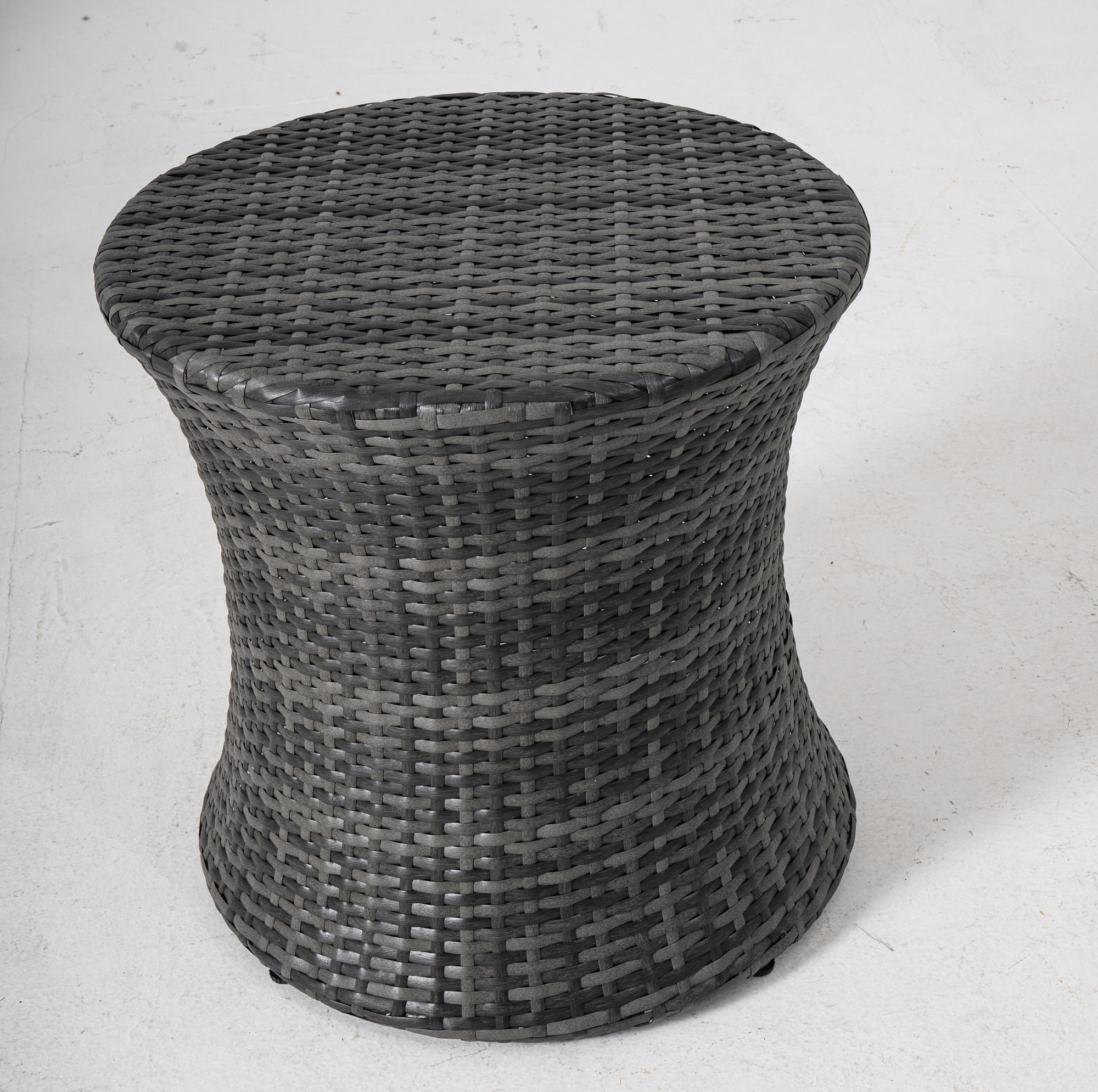 Round Outdoor Patio Side Table Faux Rattan End Table 20 Inch Hourglass Wicker Accent Mini Table Steel Frame Lightweight Gray