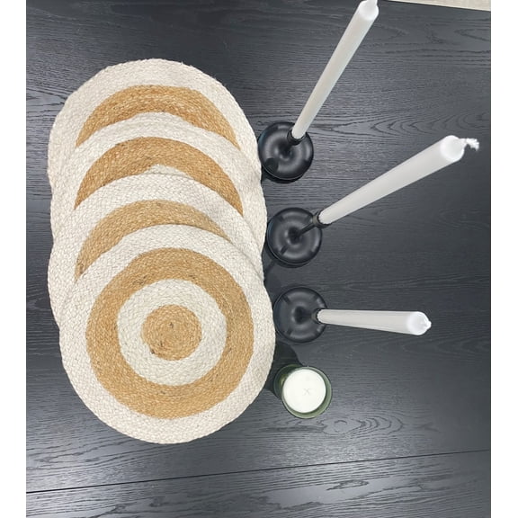 Round Placemat, White and Beige color, Home Decoration. 15in diameter.