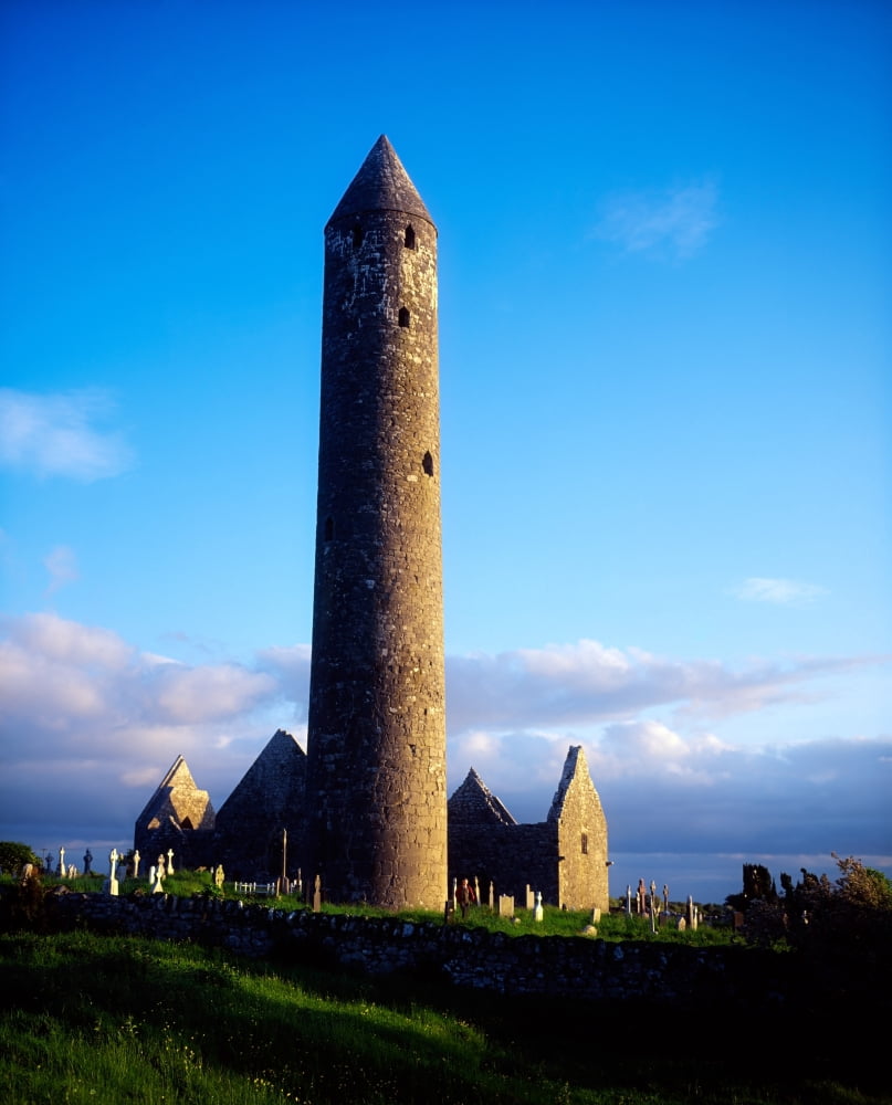 Round Tower Near Go